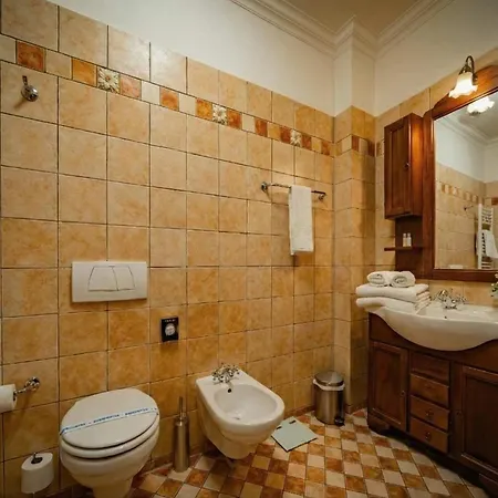 Apartamento Boutique With Skyline Views In *