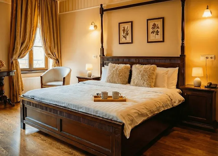 Boutique With Skyline Views In Appartement